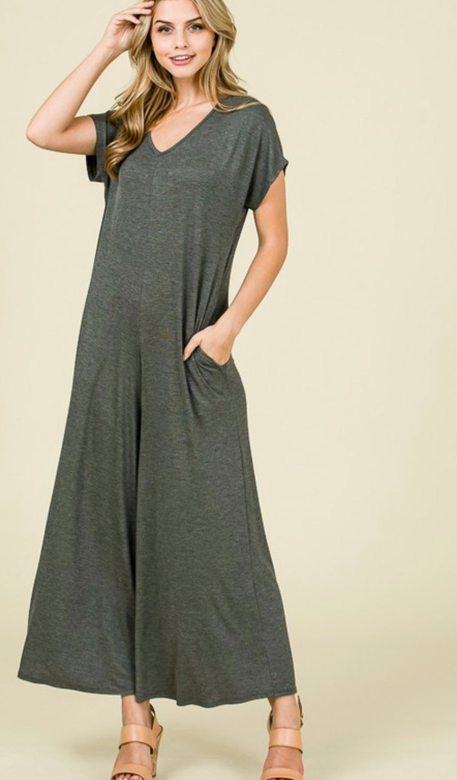 SHORT SLEEVE SOLID JUMPSUIT WITH SIDE POCKETS